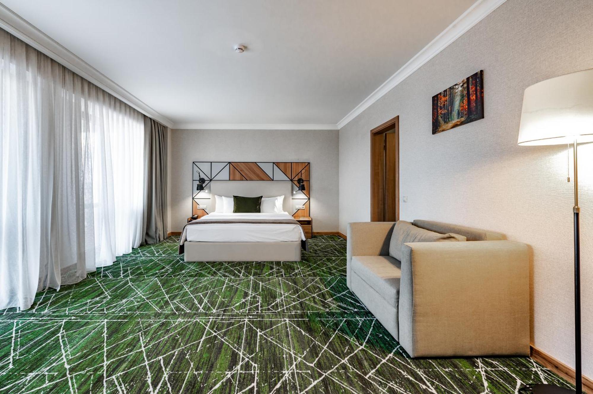 ホテル Wyndham Garden Burabay エクステリア 写真