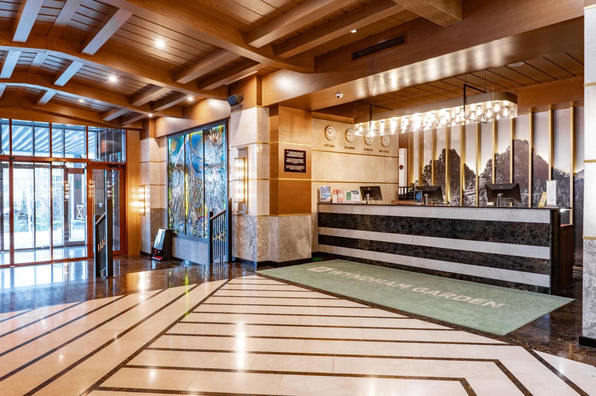 ホテル Wyndham Garden Burabay エクステリア 写真