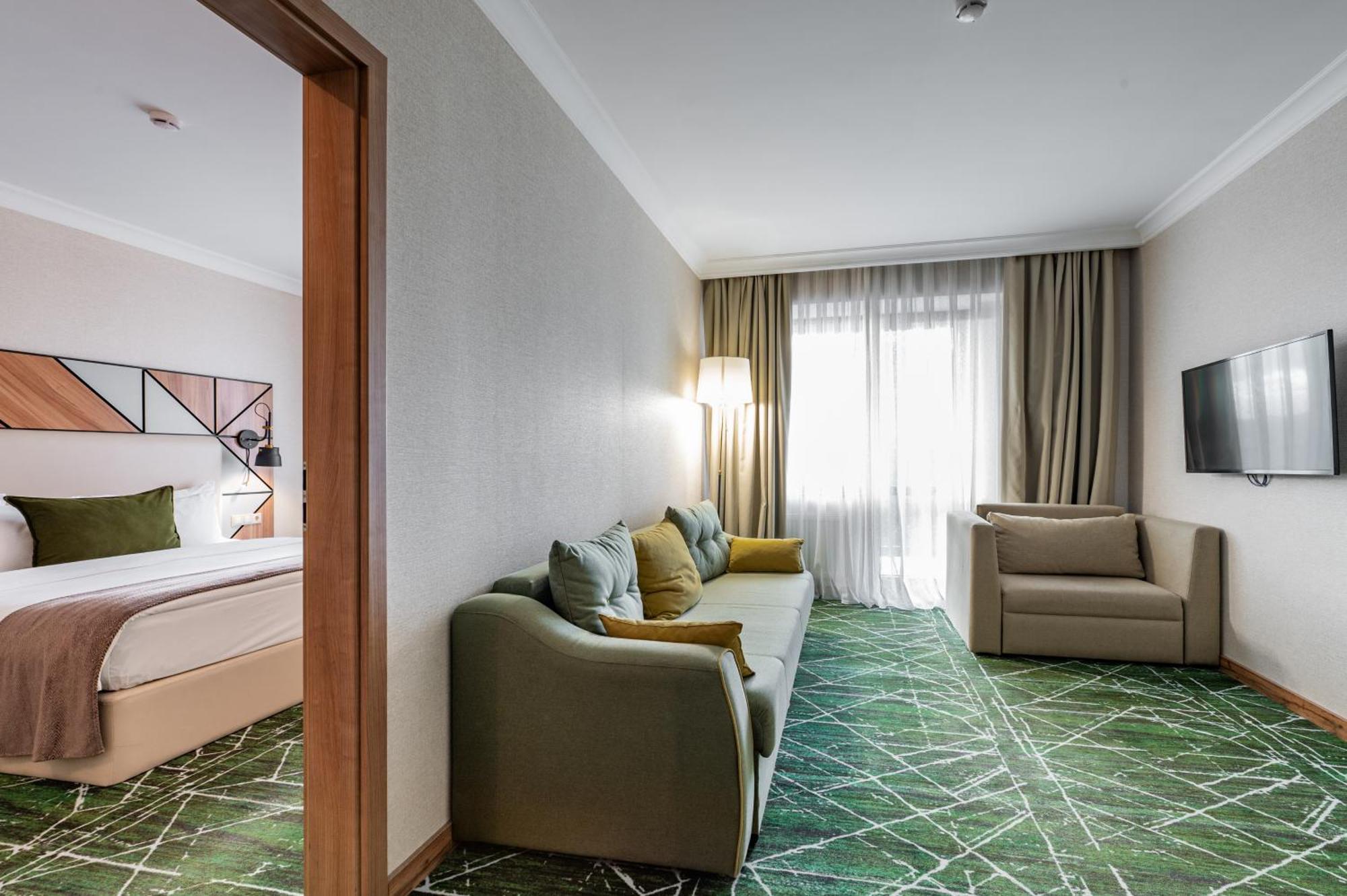 ホテル Wyndham Garden Burabay エクステリア 写真